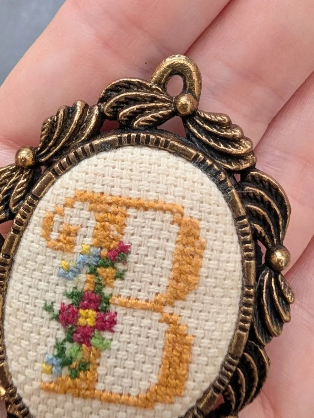 Vintage The Creative Circle Petit Point initial B floral brooch